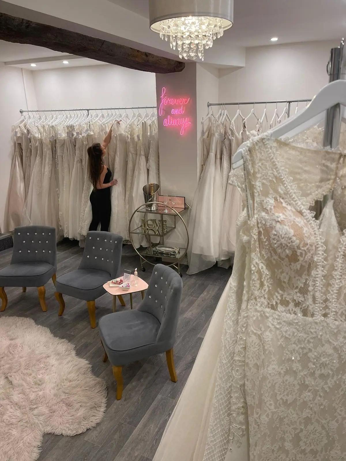 10 Things to Know About Wedding Dress Shopping Image
